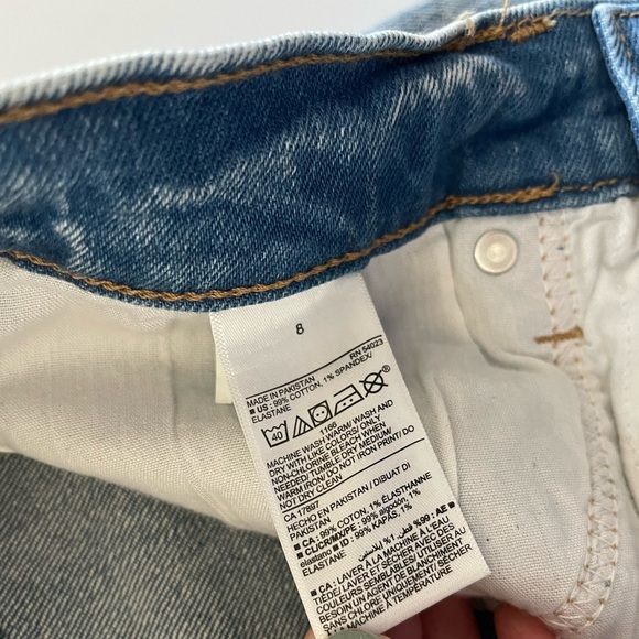 Old Navy| Sky High Short in Extra High Rise, Size 8•••Bermuda Style, NWT - Picture 7 of 9